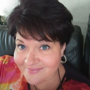 Meet your Posher, Holly